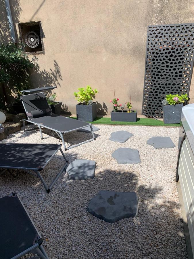 Les Dahlias Appartement 4 Personnes Jacuzzi Barbecue Jardin Arbore Climatise Agde Dış mekan fotoğraf